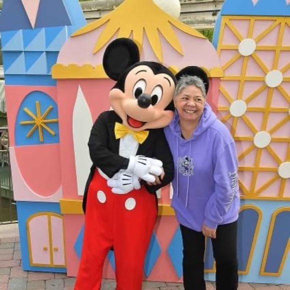 Meet your Posher, Michele - Picture 1 of 1